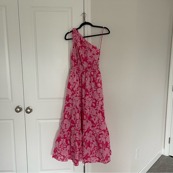 Hyacinth House Tuckernuck Pink Floral One Shoulder Sybil Maxi Dress - Picture 2 of 9